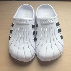 Adilette Adidas Clogs men’s 7 women’s size 8